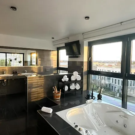 Infinity Apartment *